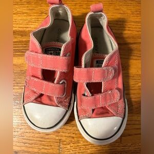 Toddler 9 pink converse